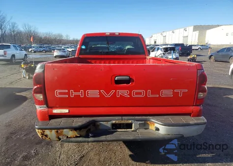 2003 Chevrolet Silverado C1500 из США, поврежденный, VIN 1GCEC14XX3Z283842